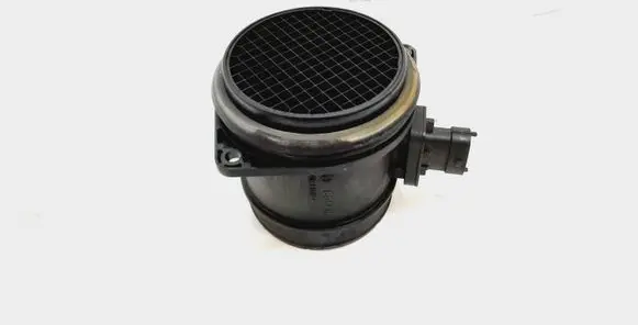Volvo V70 Mass air flow meter 30785472