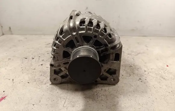 Nissan X-Trail T32 Generator/alternator LRA03925