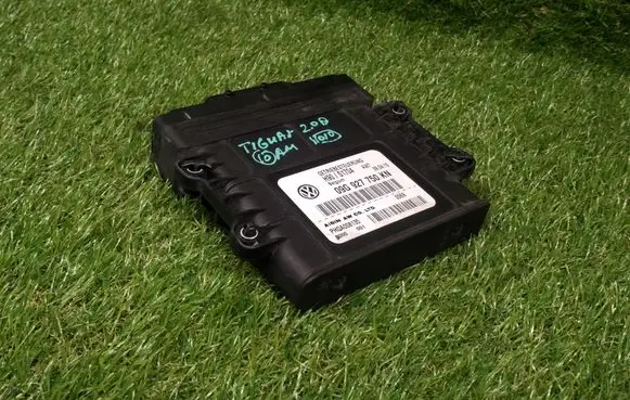 Volkswagen Tiguan Gearbox control unit/module 09G927750KN