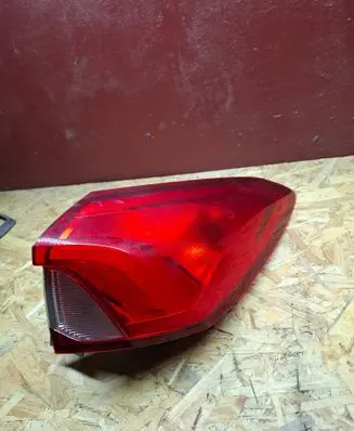 Ford Focus Rear/tail lights JX7B13404H