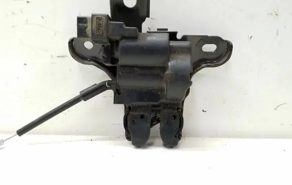 Ford Fusion II Tailgate/trunk/boot lock/catch/latch DS73F43282AE