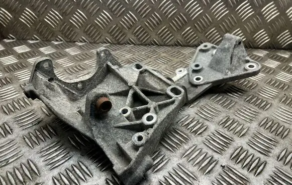 Volvo XC60 Generator/alternator bracket 31316673