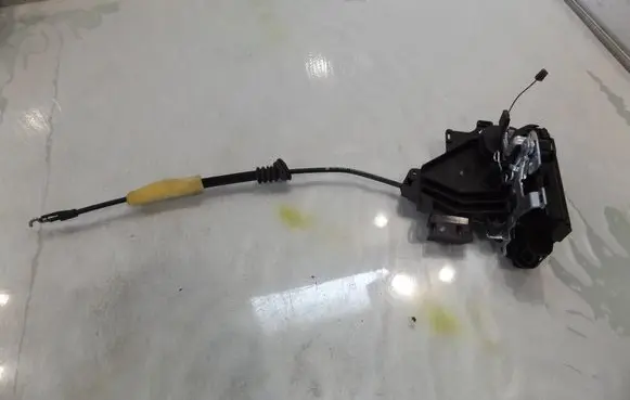 Seat Ibiza III (6L) Front door lock