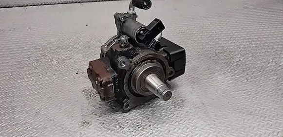 Skoda Octavia Mk2 (1Z) Fuel injection high pressure pump 03L130755E