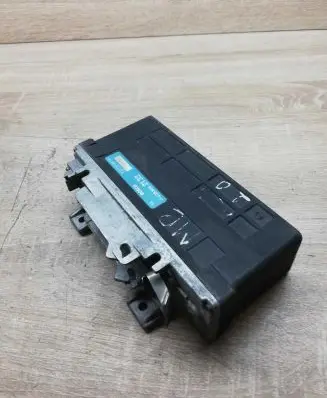 Mercedes-Benz E W124 ABS control unit/module 0055452132 0265101018