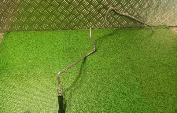 Gearbox oil cooler pipe/hose