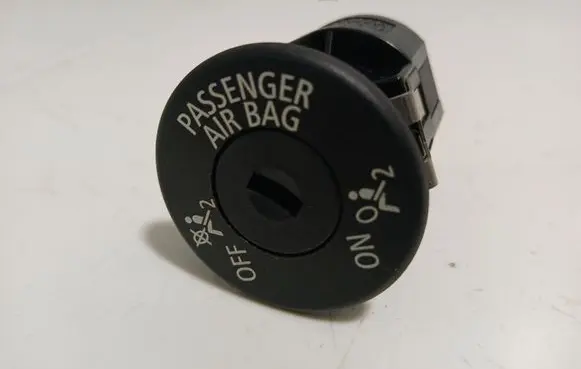 Passenger airbag on/off switch