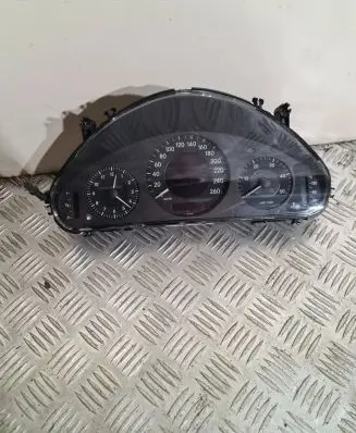 Mercedes-Benz E W211 Speedometer (instrument cluster) A2115403347