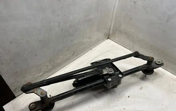 Front wiper linkage