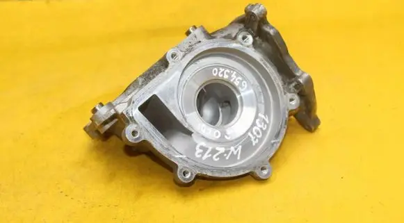 Mercedes-Benz C W205 Other engine bay part