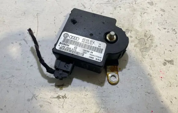 Audi A6 S6 C6 4F Power management control unit 4F0915181A