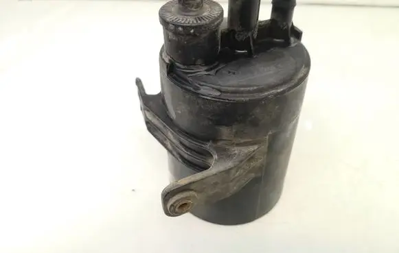 Active carbon filter fuel vapour canister