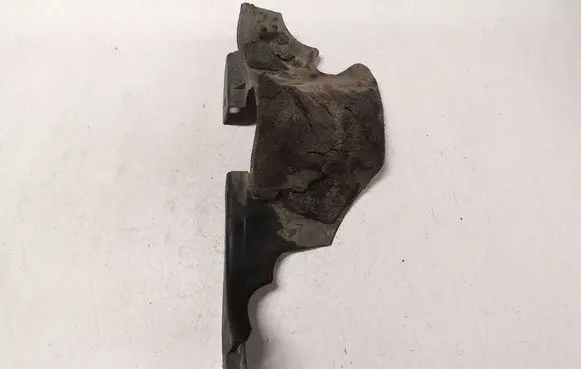 Volvo V70 Front underbody cover/under tray 09444573