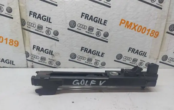 Volkswagen Golf V Seat belt adjustment rail 1T0857819 265680