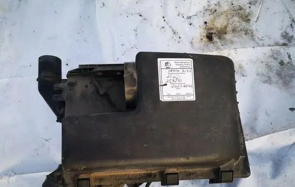 Volvo V70 Air filter box 