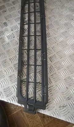 Volvo V50 Front bumper lower grill