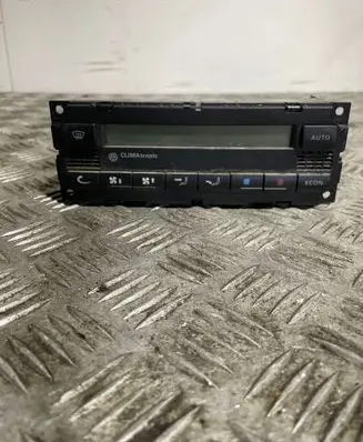 Volkswagen PASSAT B5.5 Climate control unit