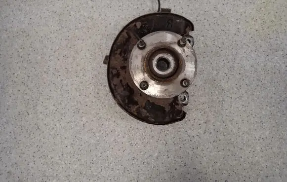 Mitsubishi Colt Front wheel hub spindle knuckle 