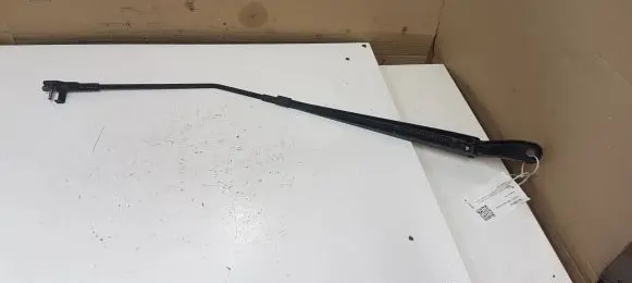 Front wiper blade arm