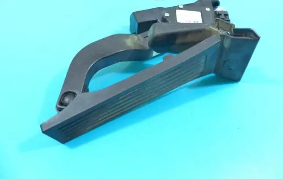 Hyundai i40 Accelerator throttle pedal HBA0327D-3Z000 IMPRK1227687