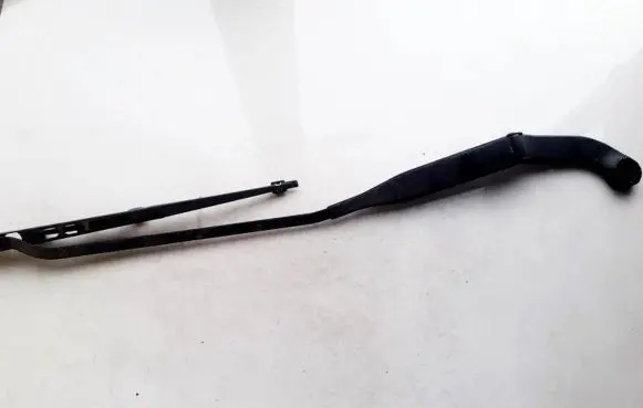 Volkswagen PASSAT B4 Front wiper blade arm 893955407