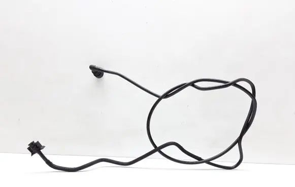 Engine coolant pipe/hose
