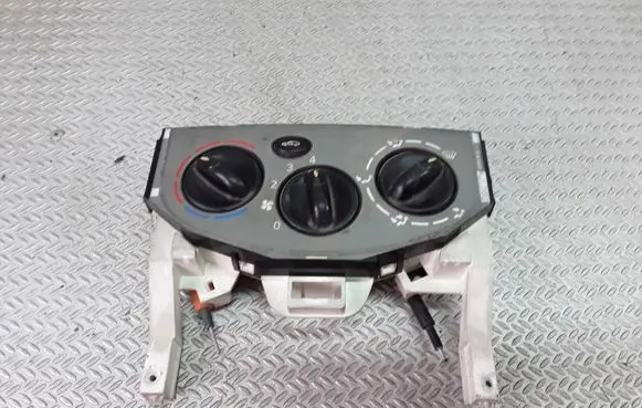 Opel Vivaro Climate control unit W964383F