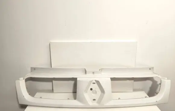 Front bumper upper radiator grill
