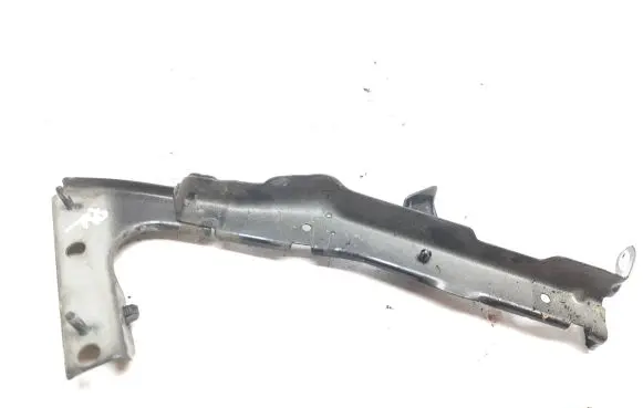Audi A5 Sportback 8TA Fender mounting bracket 8T0821135G