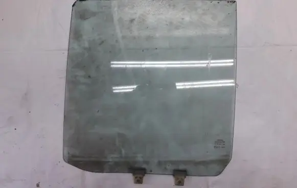 Opel Frontera A Rear door window glass