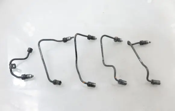 Toyota Avensis T220 Fuel injector supply line/pipe 