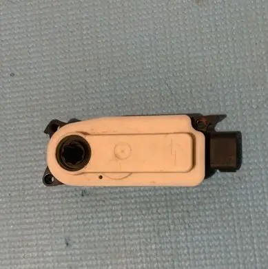 Jaguar E-Pace Intake manifold valve actuator/motor 5877R1007
