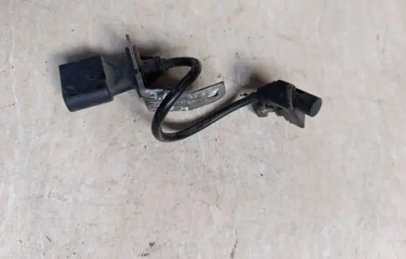 BMW 5 E60 E61 Crankshaft speed sensor 