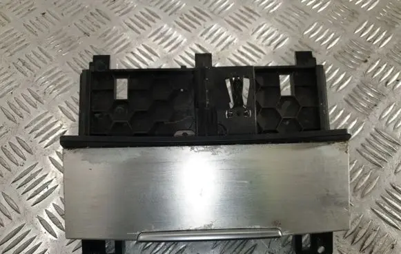 Ashtray (front)