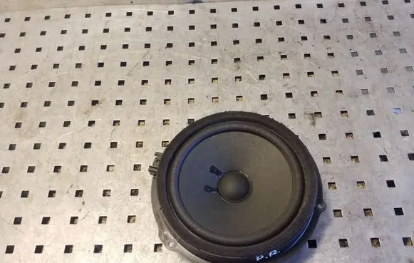Ford Focus Front door speaker AA6T18808AA