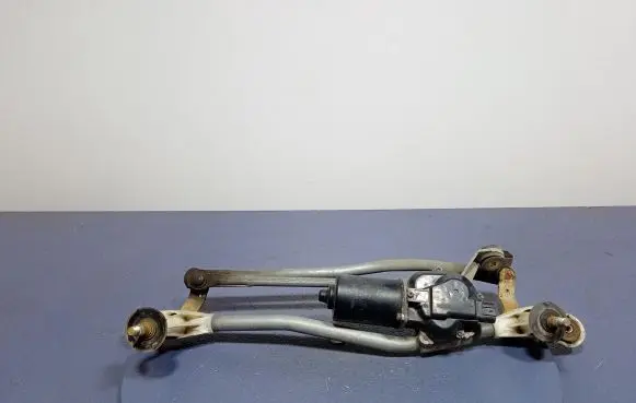 Front wiper linkage and motor