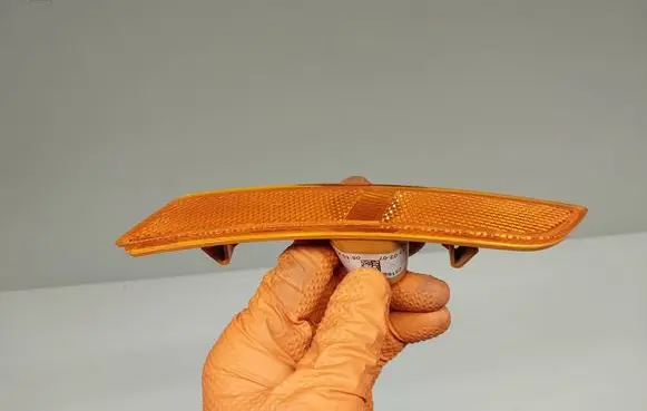 Chevrolet Camaro Front reflector 23169182