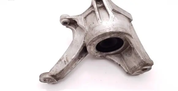 Honda Civic Engine mount bracket