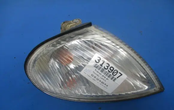 Hyundai Elantra Front indicator light