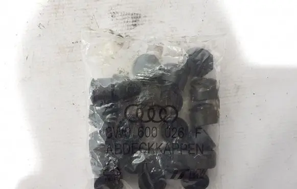 Audi A5 Nuts/bolts 8W0600026