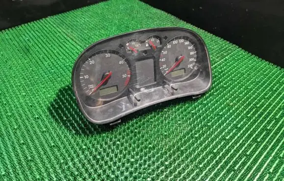 Volkswagen Golf IV Speedometer (instrument cluster) 1J0920805E 0263628002