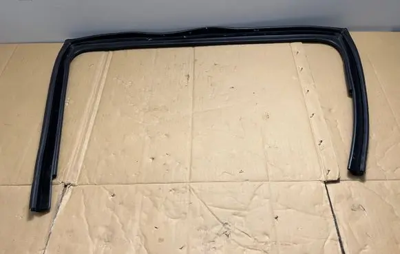 Rubber seal rear door