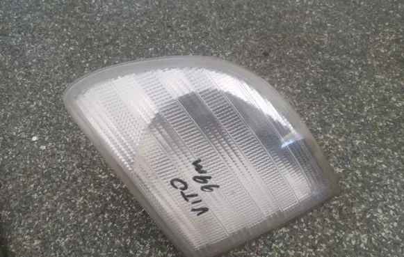 Mercedes-Benz Vito Viano W638 Front indicator light