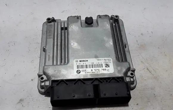 BMW 5 F10 F11 Engine control unit/module 8573789
