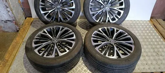 Toyota Yaris Cross R18 alloy rim 