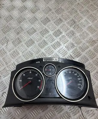 Opel Astra H Speedometer (instrument cluster) 13225988 SW6607