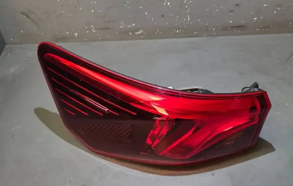 Toyota Avensis T270 Rear/tail lights 8156005300