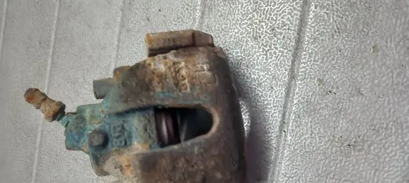 Mazda 3 I Front brake caliper