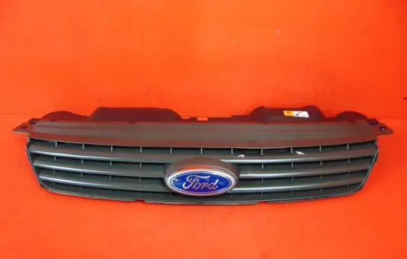 Ford Kuga I Front bumper upper radiator grill