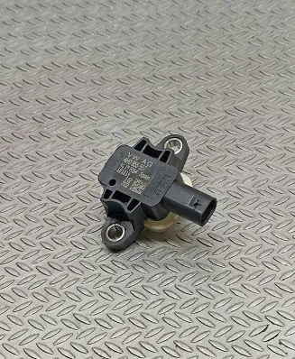 Audi A1 Airbag deployment crash/impact sensor 4H0955557 4639RB4 101014